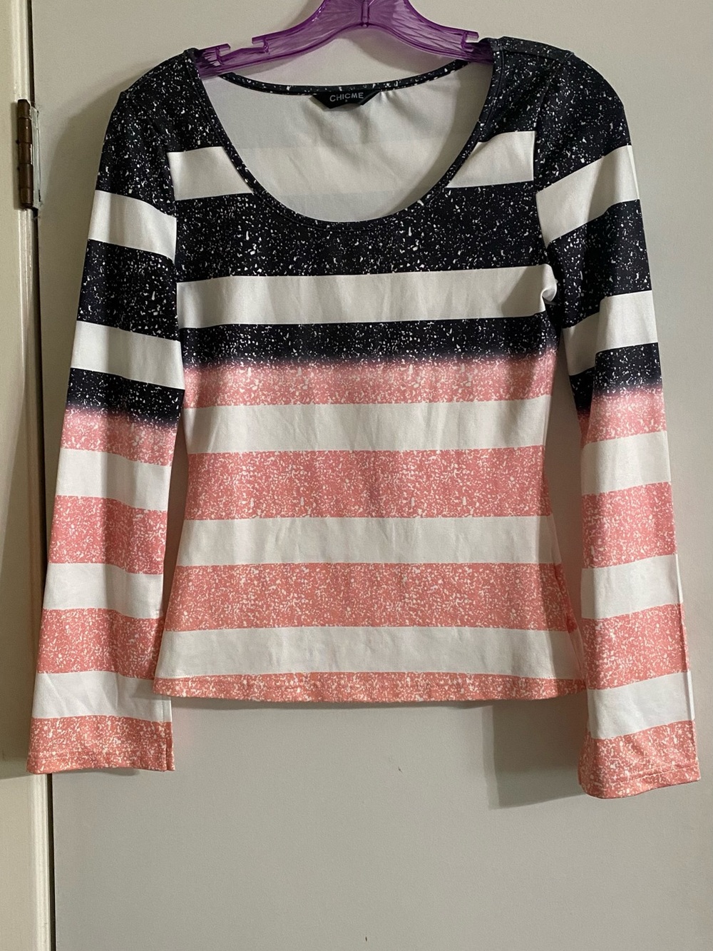 chic Black and White Branded Scoop Top NWOT